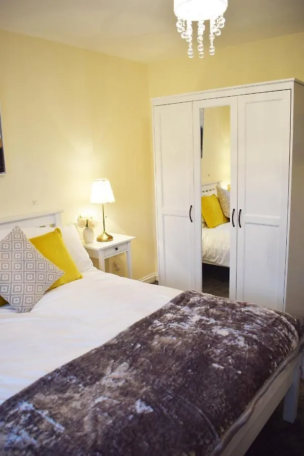 Stylish And Modern Townhouse Apartment Belfast
